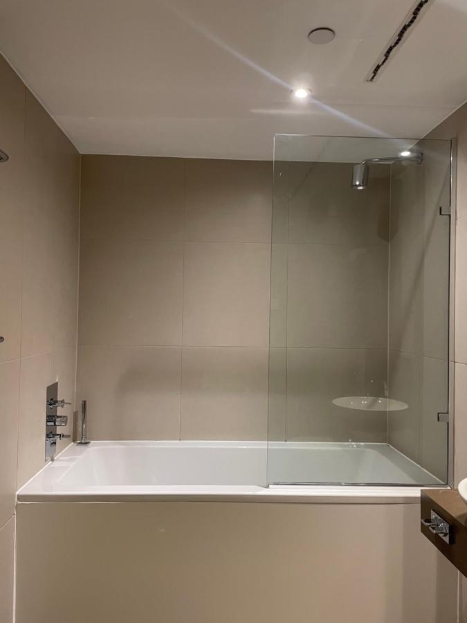 Shared Apartment In Central Лондон Екстериор снимка