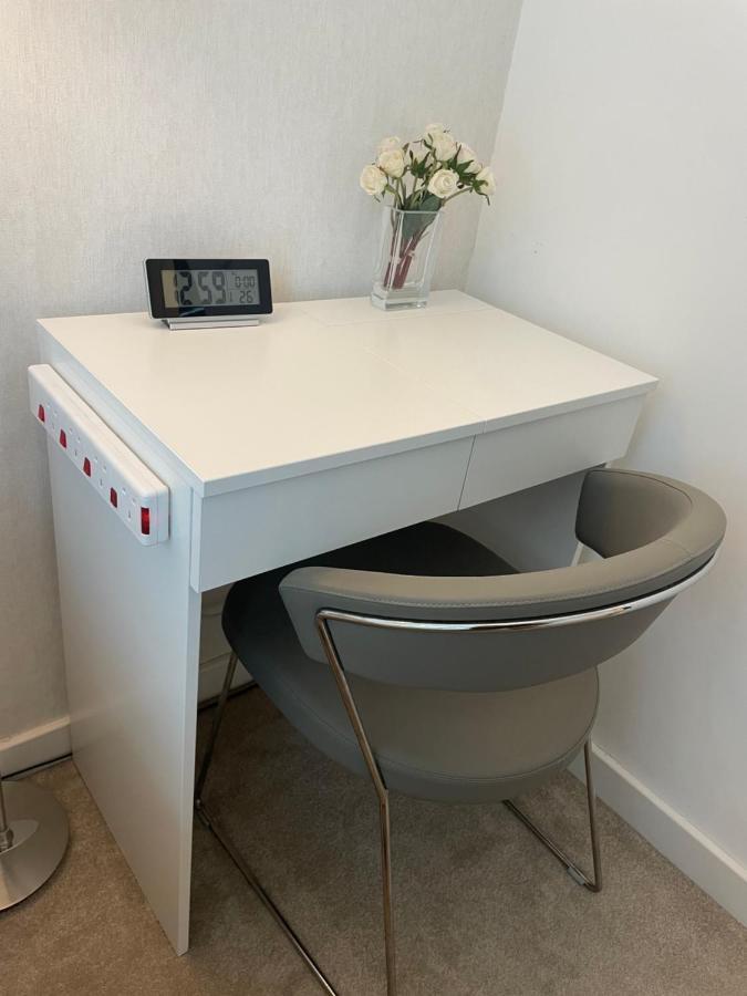 Shared Apartment In Central Лондон Екстериор снимка