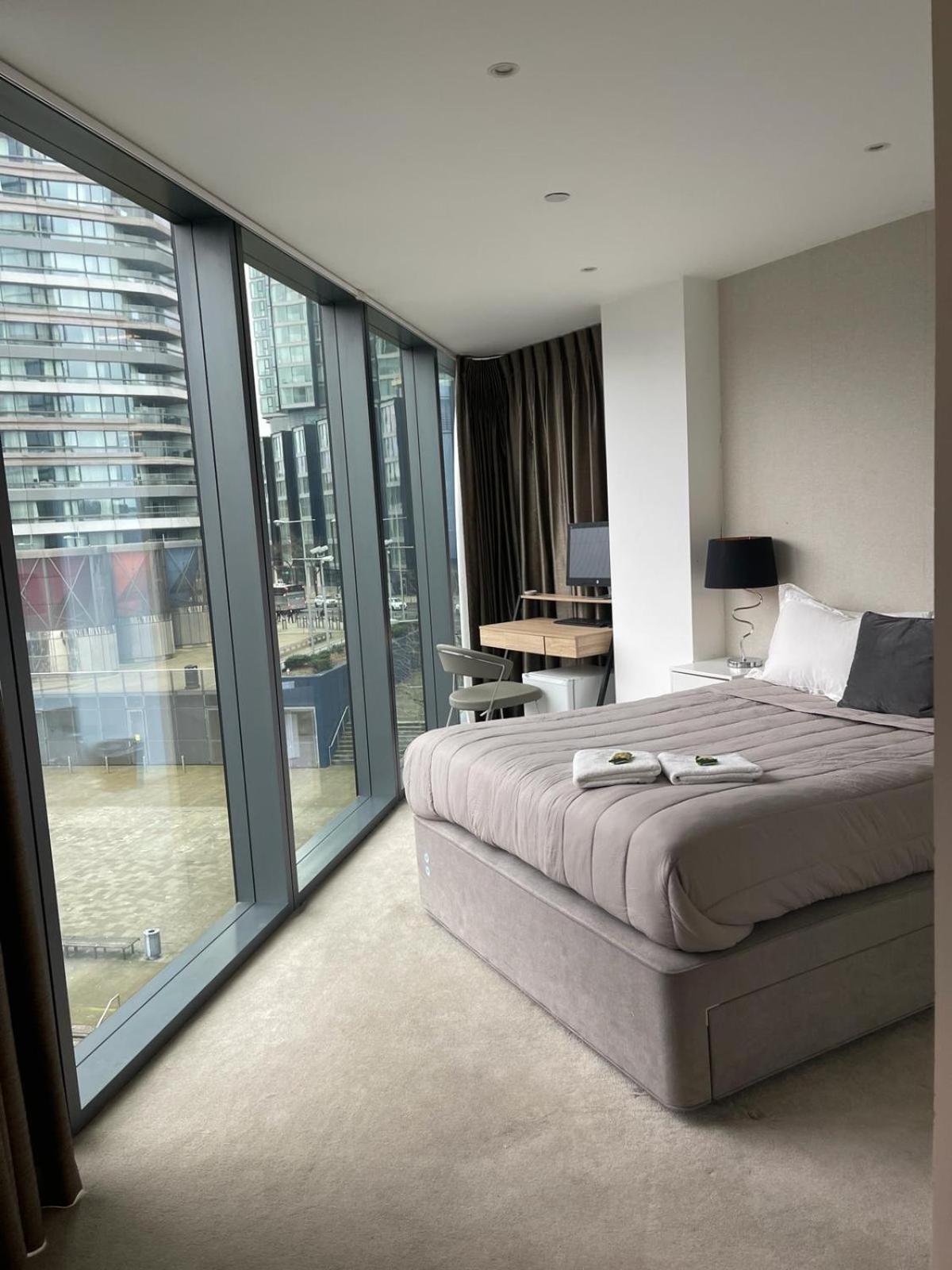 Shared Apartment In Central Лондон Екстериор снимка