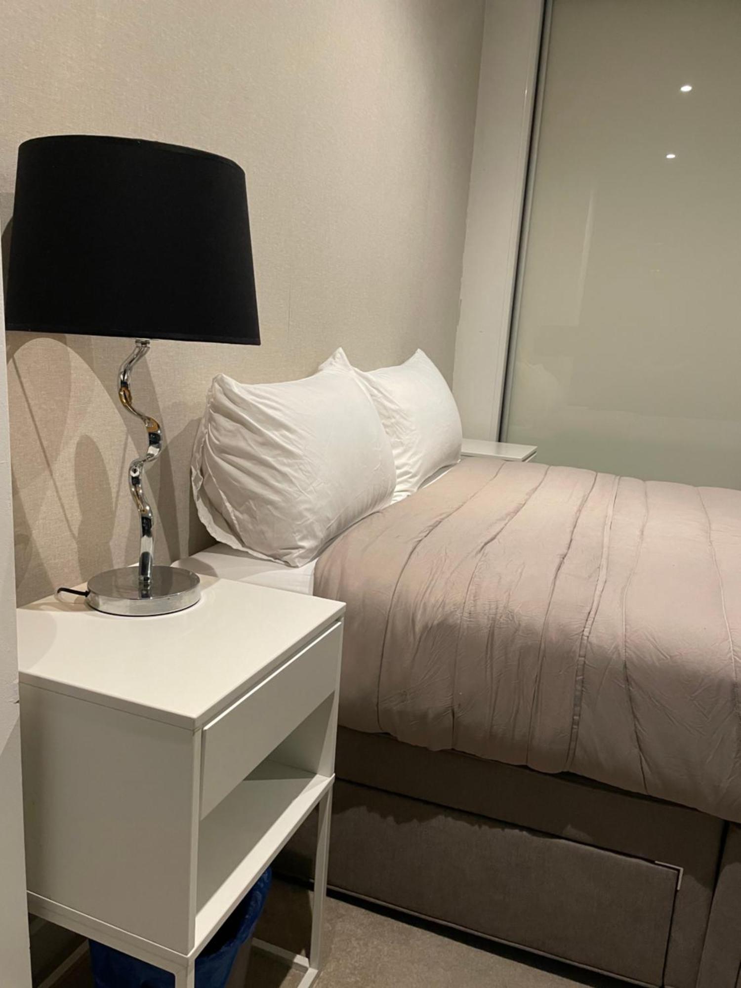 Shared Apartment In Central Лондон Екстериор снимка
