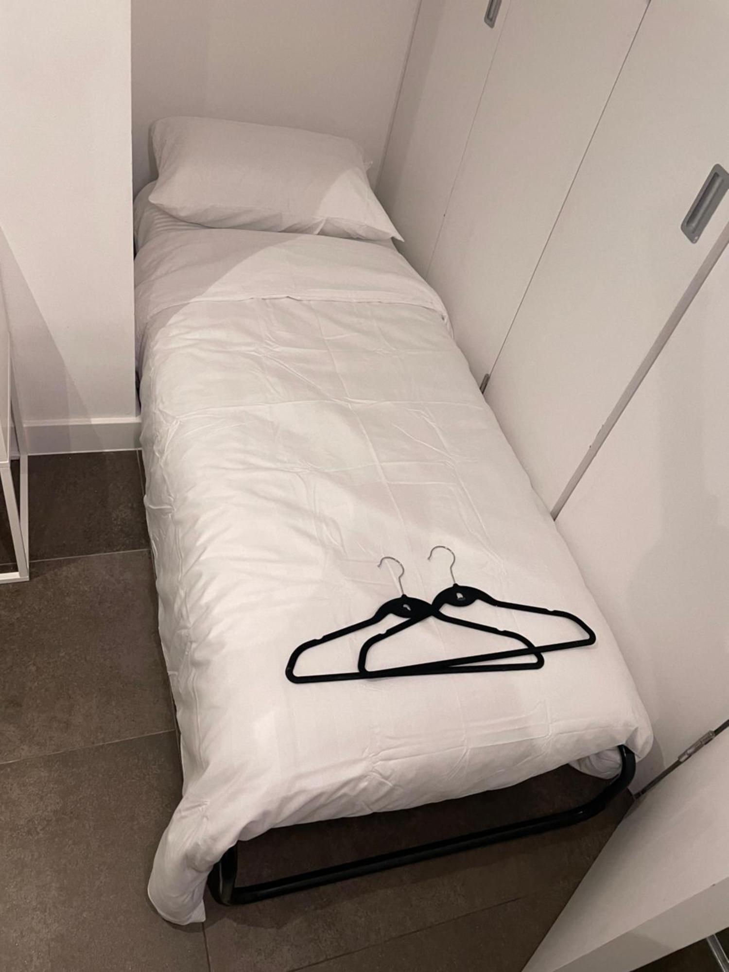 Shared Apartment In Central Лондон Екстериор снимка