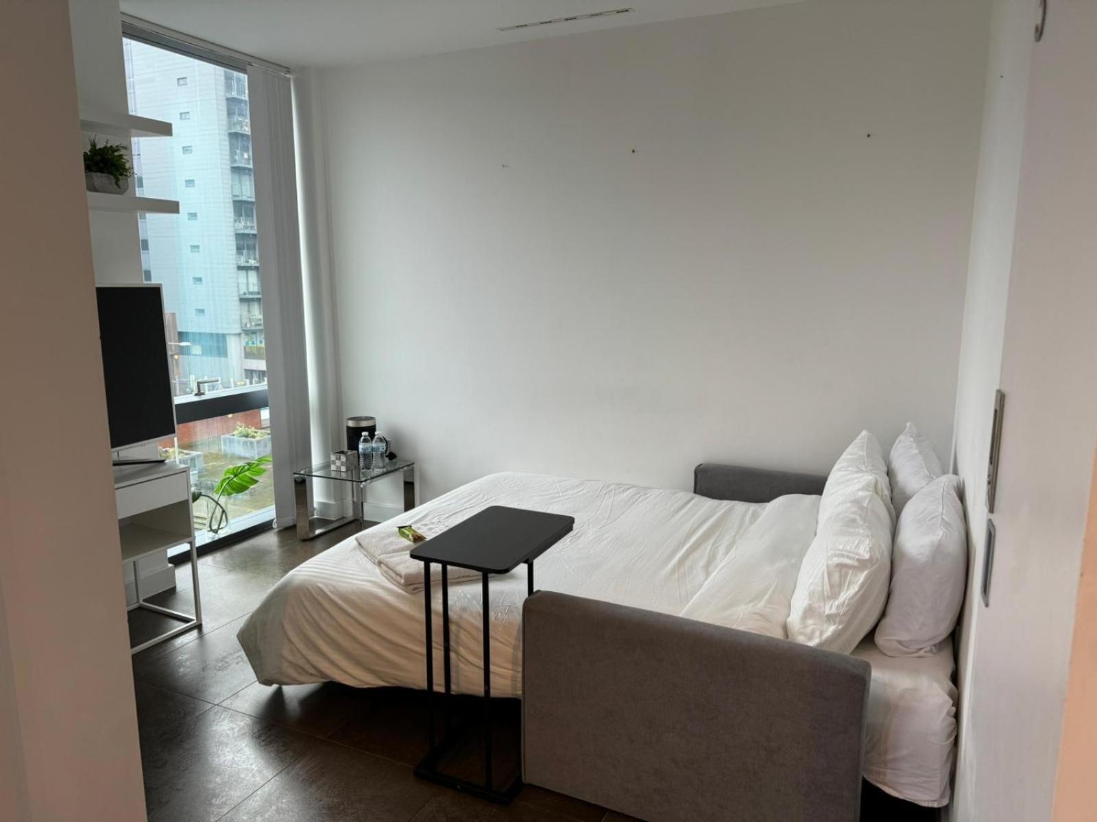 Shared Apartment In Central Лондон Екстериор снимка