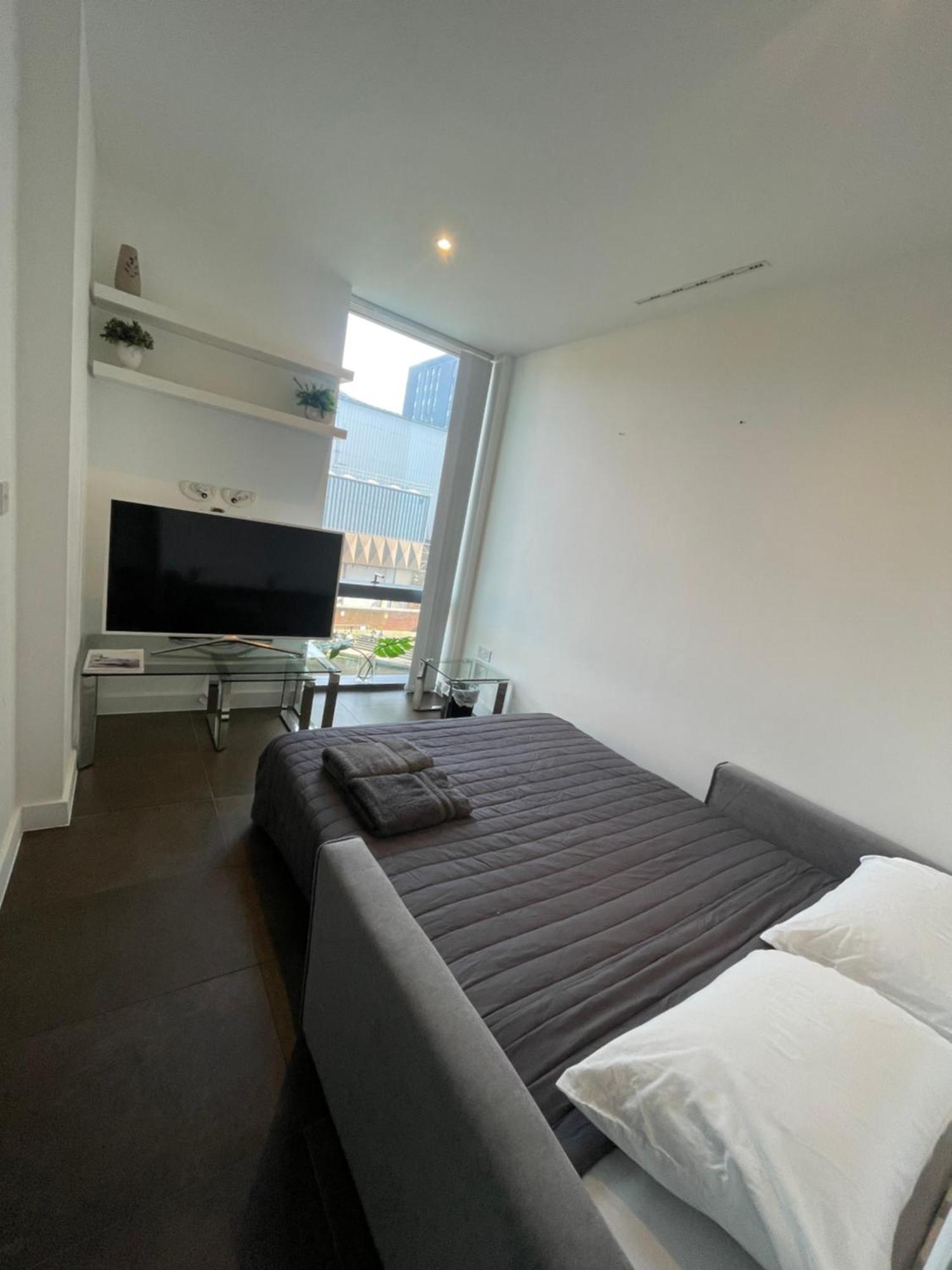 Shared Apartment In Central Лондон Екстериор снимка
