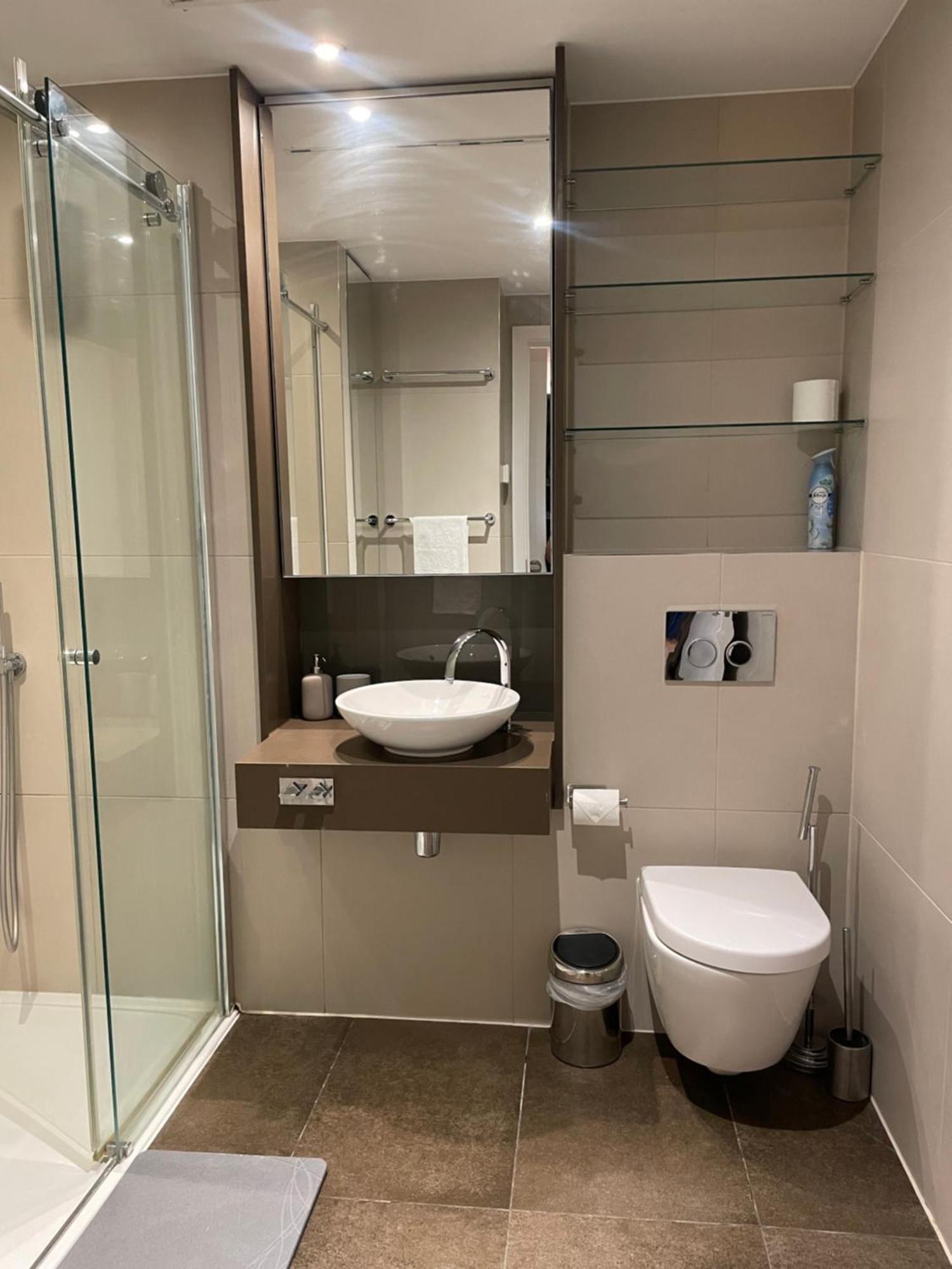 Shared Apartment In Central Лондон Екстериор снимка