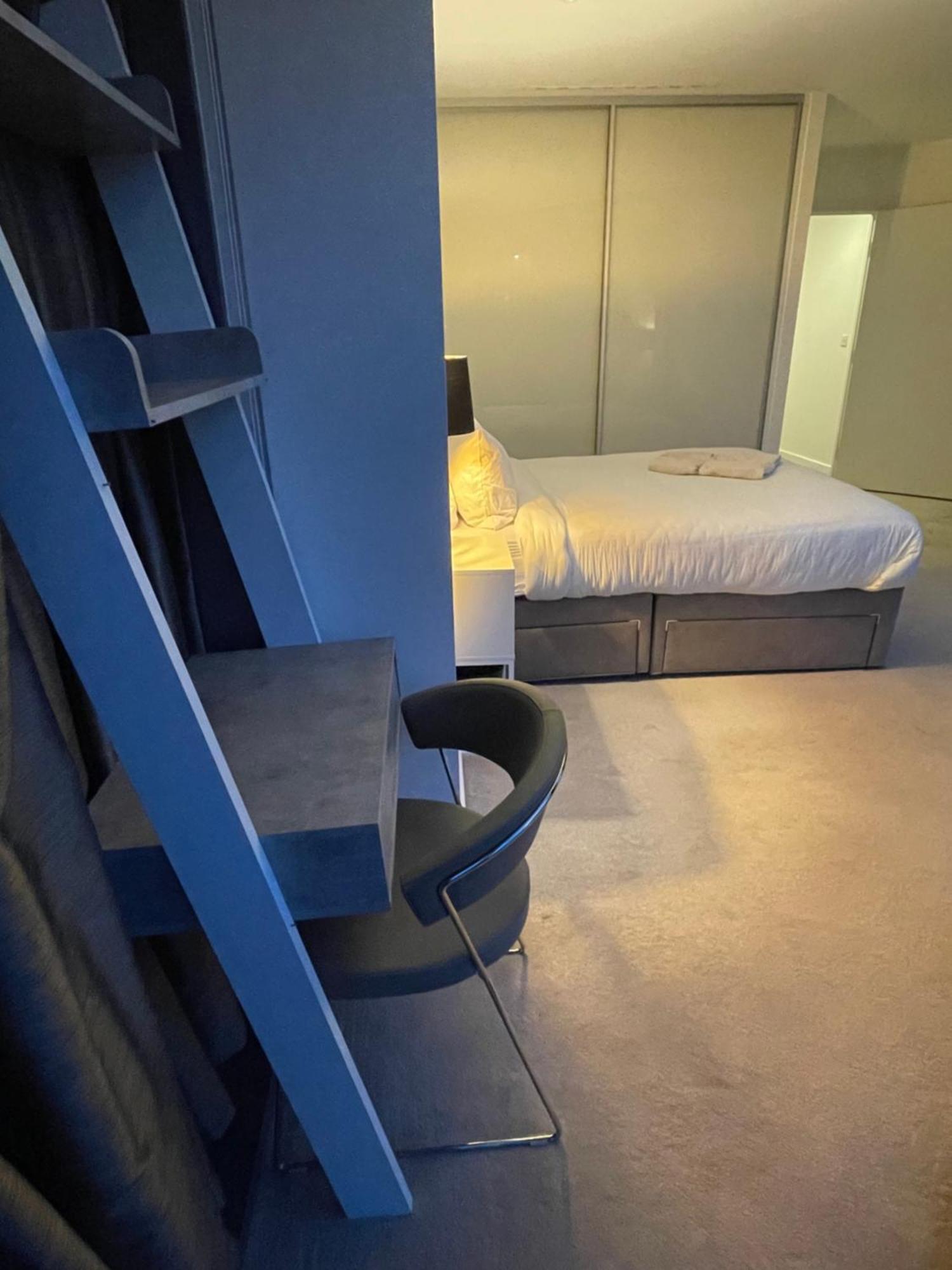Shared Apartment In Central Лондон Екстериор снимка
